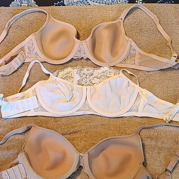 BRA BUNDLE by SOMA 34C - Picture 5 of 7